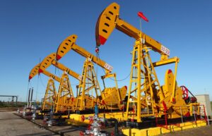 Bitcoin Holds Key Support as Oil Prices Reverse Early Gains