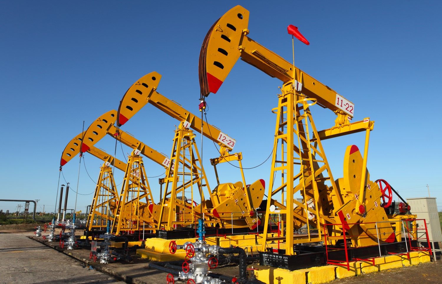 Bitcoin Holds Key Support as Oil Prices Reverse Early Gains