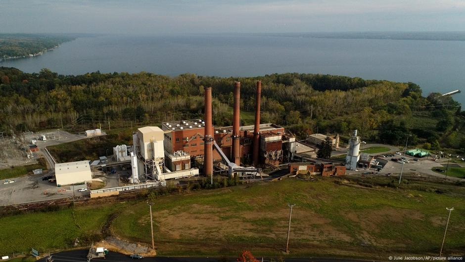 Bitcoin Mining Strains US Rural Communities: Environmental and Economic Impact