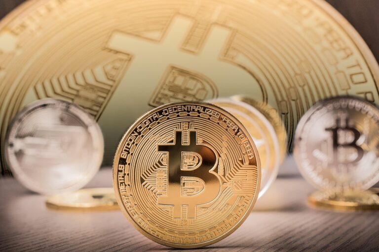 Blockstream CEO Predicts 90% Altcoin Crash: Invest in Bitcoin & Stocks