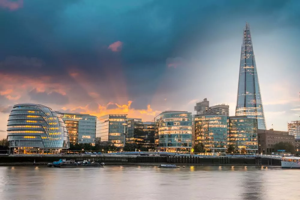 Surge in Bitcoin Treasury Activity Boosts Aquis Weekly Movers Insights