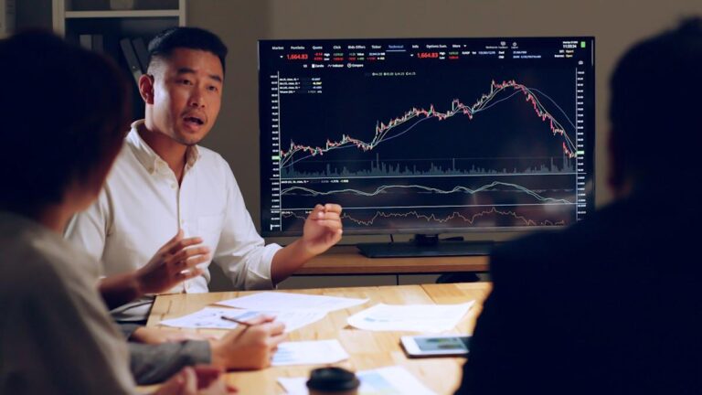 3 Key Threats Solana Poses to Ethereum: Should You Sell Now?