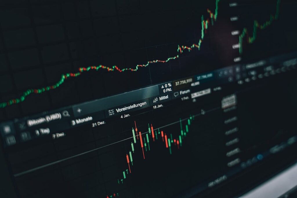 AAVE Soars Past $290 as DeFi Lending Hits Record Highs