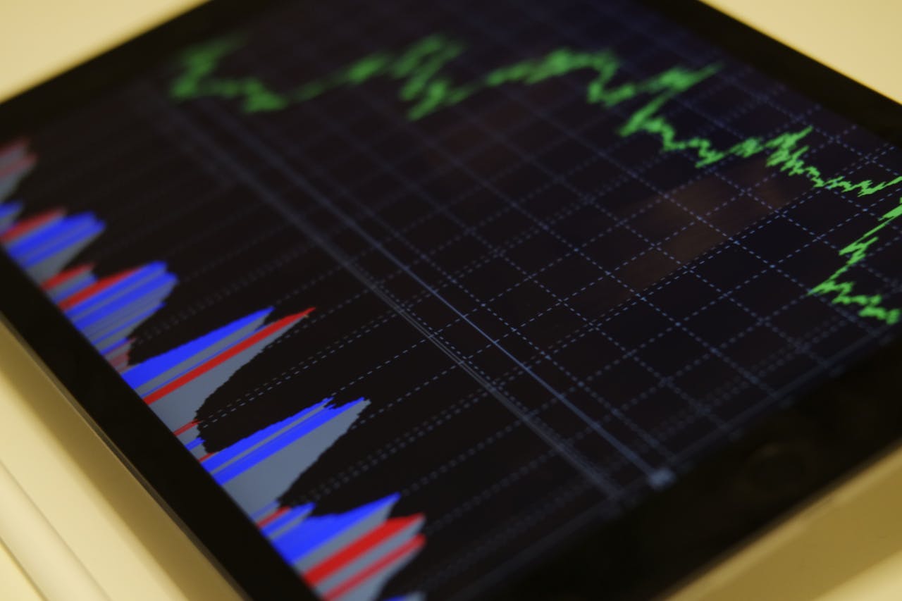 AAVE Soars as DeFi Market Thrives Amid Positive U.S. Regulations