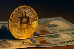 Bitcoin Enters New Phase as Weak Altcoins Fade, Expert Reveals Insights