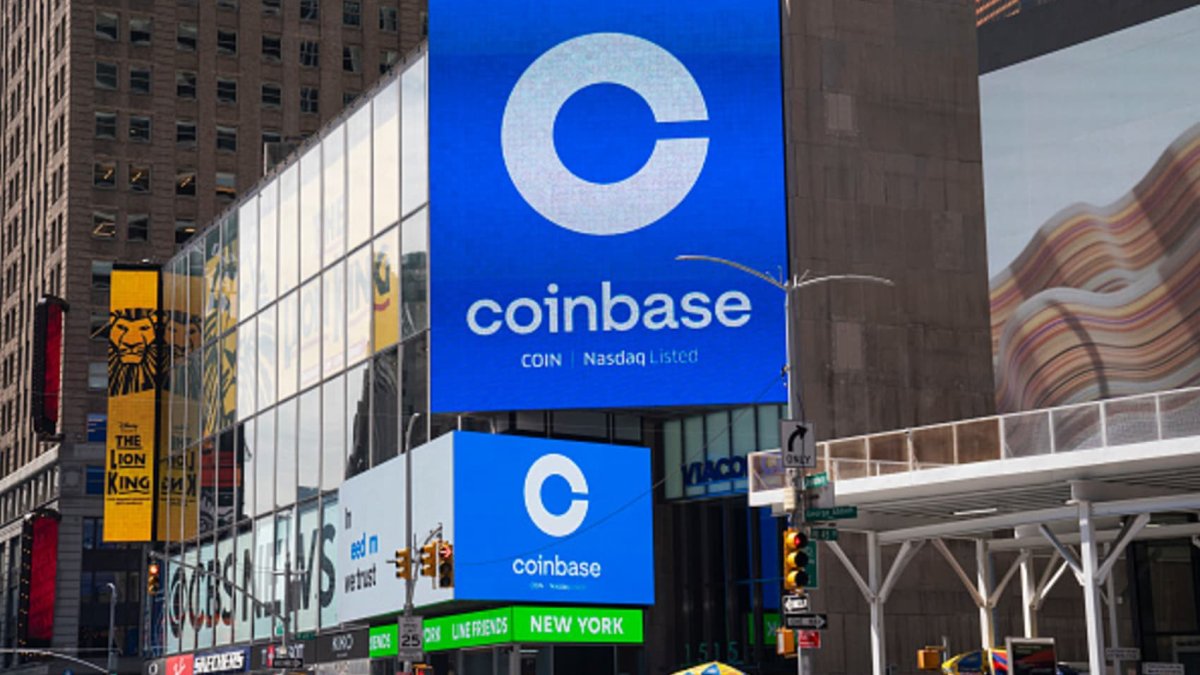 Bitcoin Price Stalls at $100K: Experts Weigh in on Next Crypto Moves