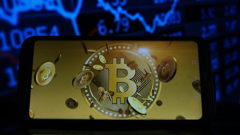 Bitcoin Soars to $118K: Institutions Fuel ETF Surge and New Highs