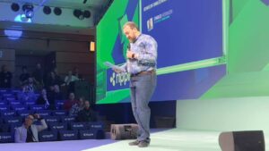 Cardano Founder Rejects El Salvador Bitcoin Proposal Over Gang Ties