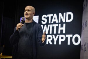 Coinbase CEO Predicts 10x AI Impact as Bitcoin Eyes $200K Target