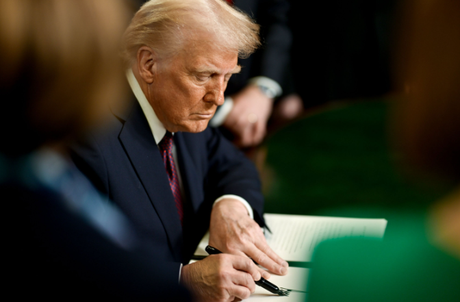 Donald Trump’s WLFI Altcoin Vote: Key Development Sparks Investor Interest