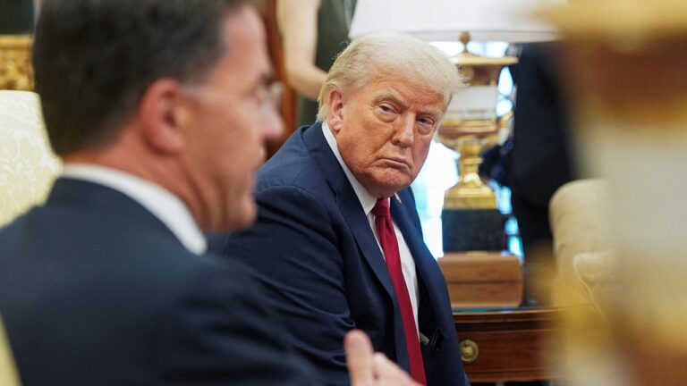 Fiscal Hawks Rebel Against Trump-Backed Crypto Bills in House Showdown