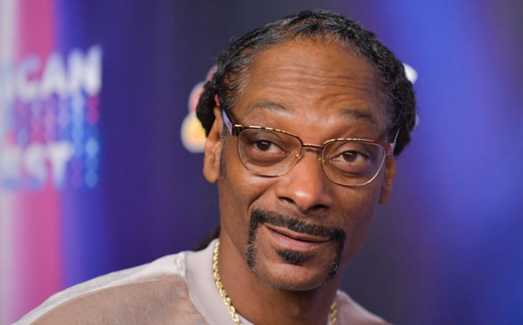 Snoop Dogg’s NFT Gift Launch Sells Out in Minutes: A Digital Phenomenon!
