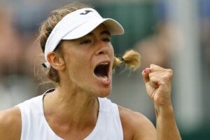 Solana Sierra Brilla en Wimbledon: Avanza a Cuartos de Final