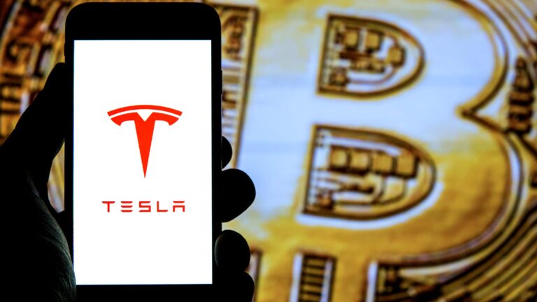 Tesla Sells 75% of Bitcoin: Major Losses Amid Market Downturn