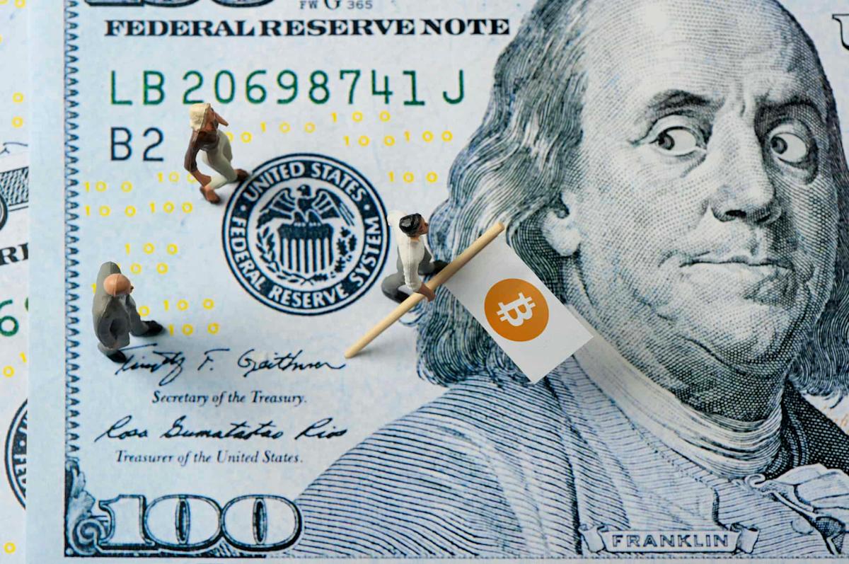 Top 2 Crypto Stocks to Invest in for the Blockchain Boom 2023