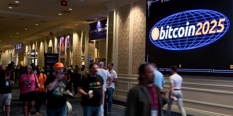 Top Financial Advisor Advocates Bold Crypto Investment Strategy for Growth