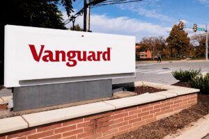 Vanguard Invests in Crypto: Index Funds Embrace Saylor’s Strategy