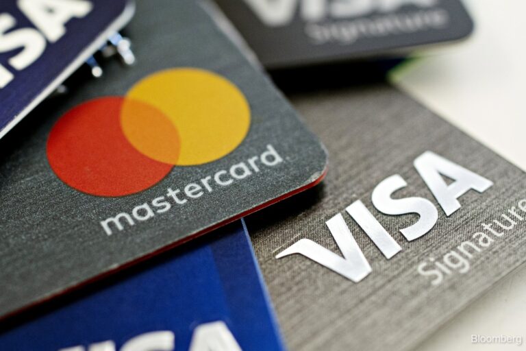 Visa and Mastercard Compete for $253B Crypto Market Opportunity