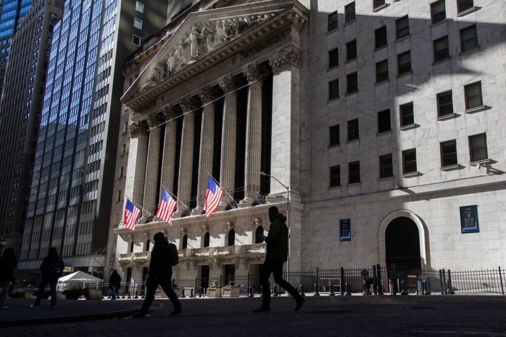 Wall Street Boosts Stablecoin Recovery as Crypto Legislation Progresses